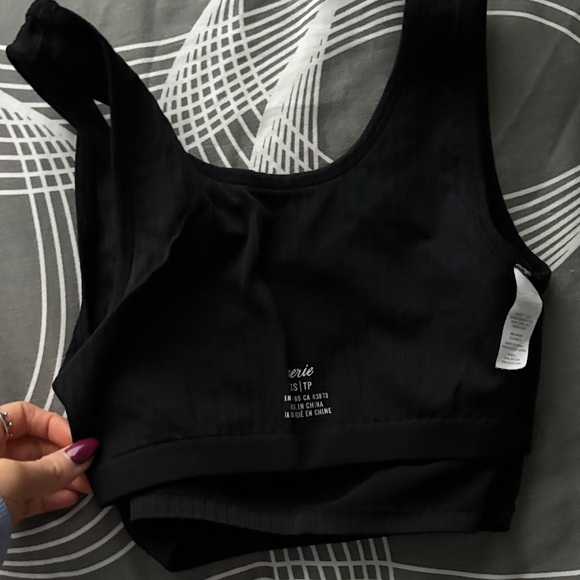 Black Ribbed Crop Top - Picture 3 of 4